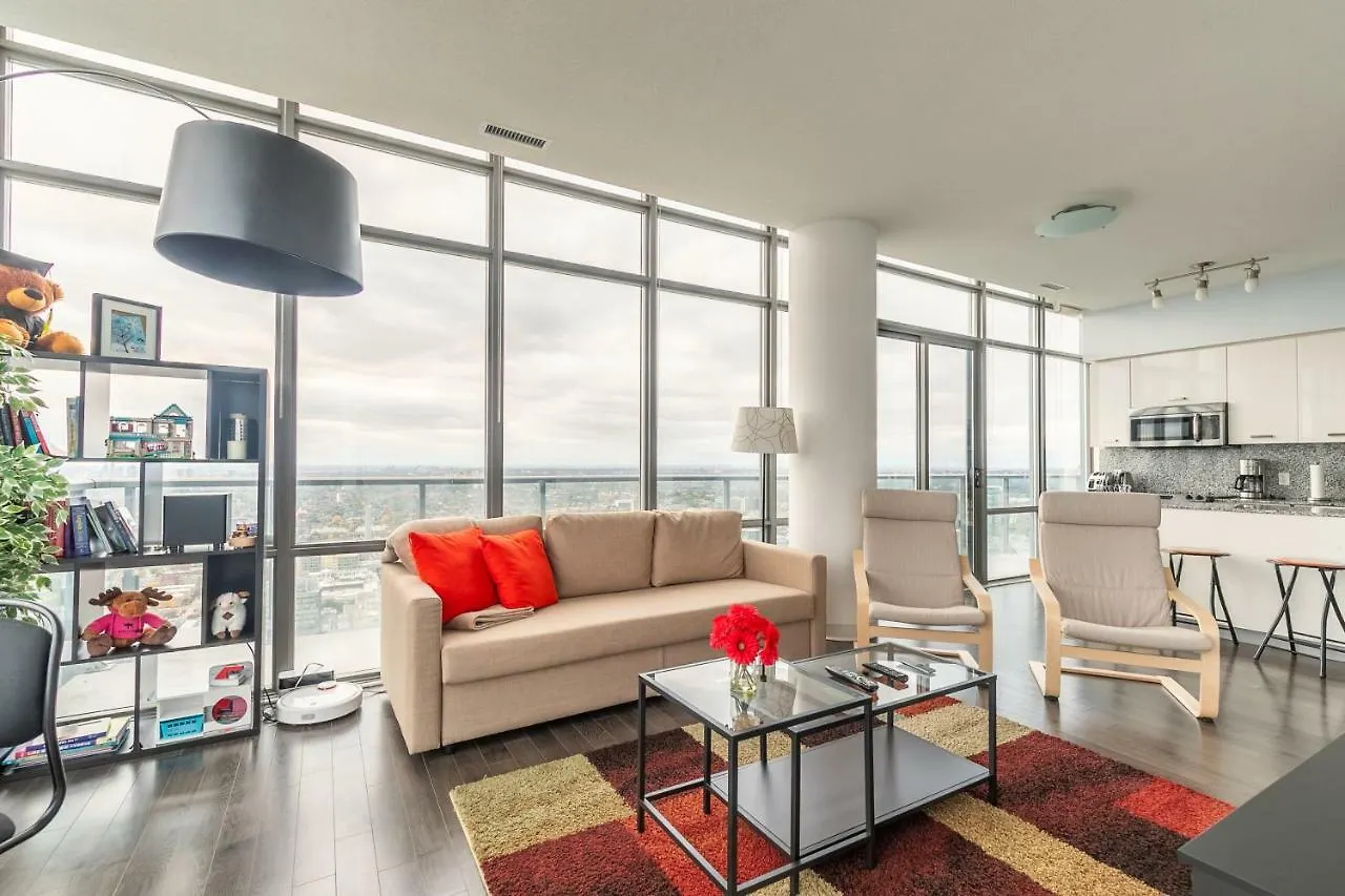Unbelievable Penthouse View With 3 Bedrooms Toronto Apartment